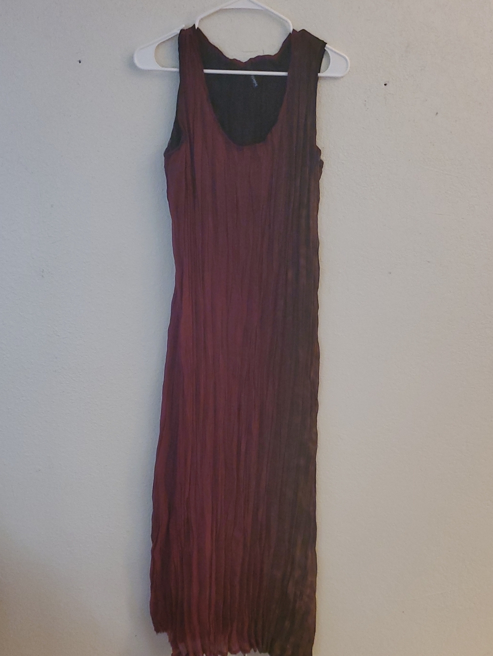 Sleeveless Pleated Maxi Dress in Wine
